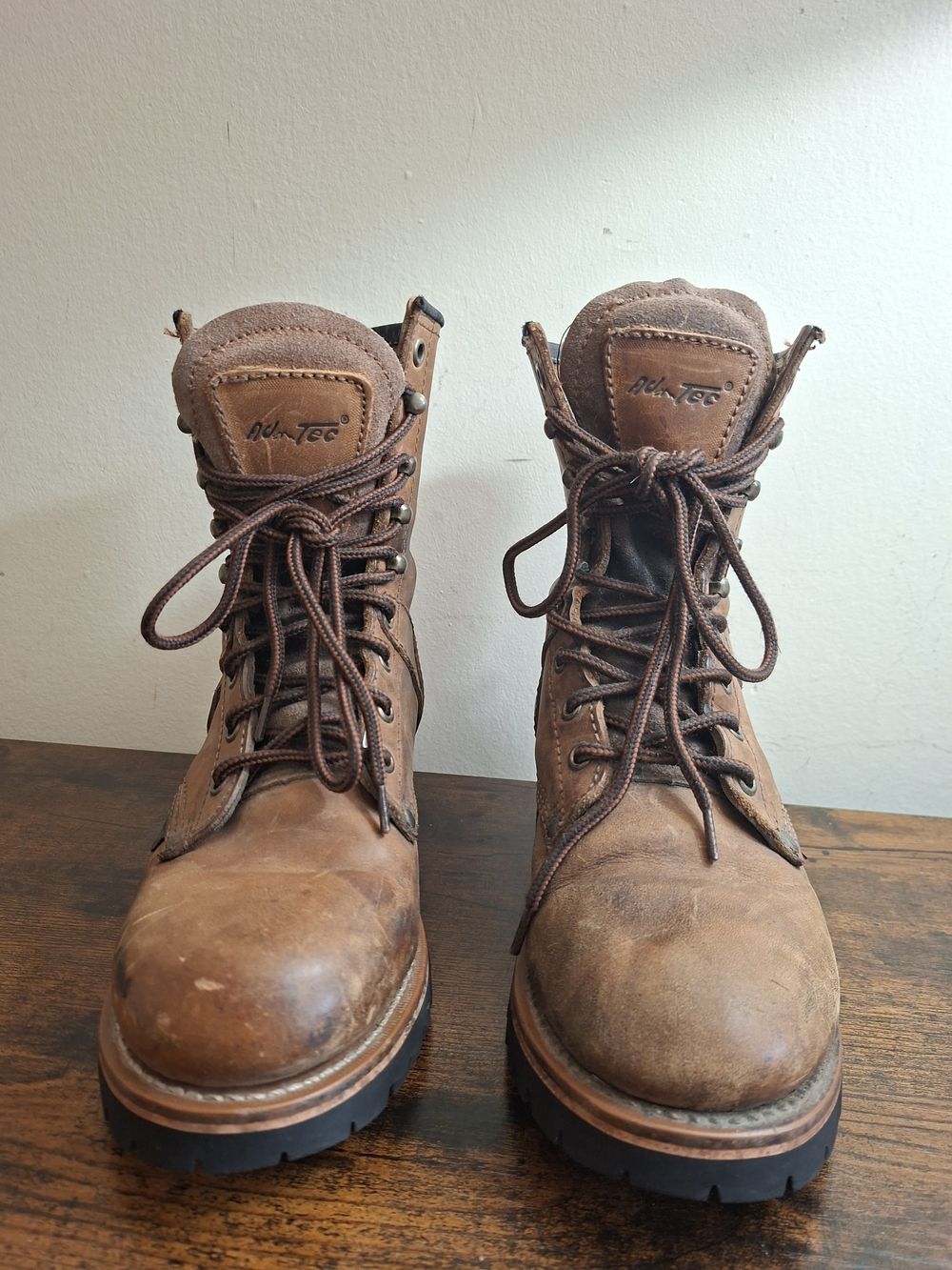 ADTEC 2427 women’s work boots are built for durability, comfort, Size 6.5